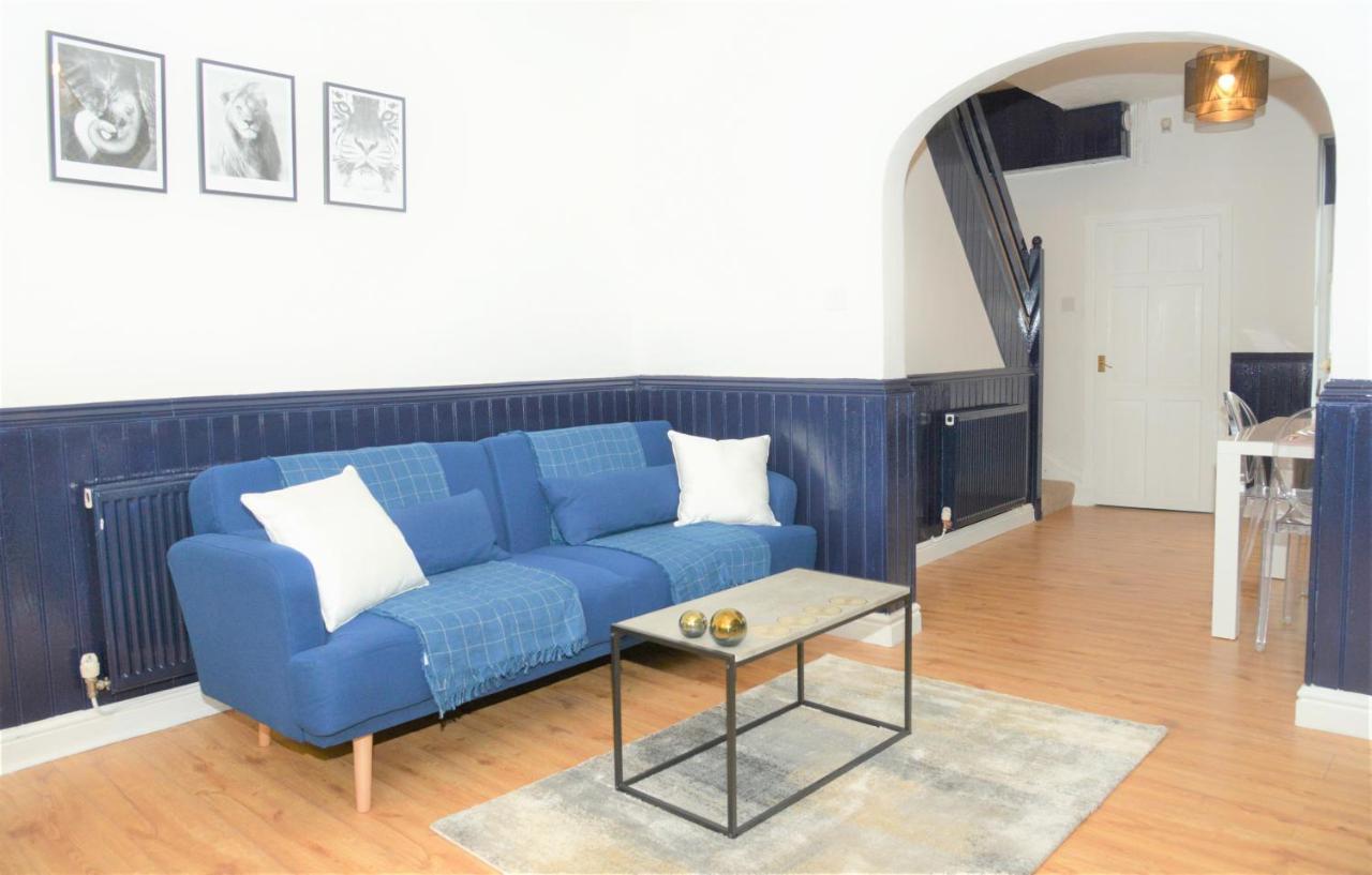 Villa Florence House à Wrexham Extérieur photo