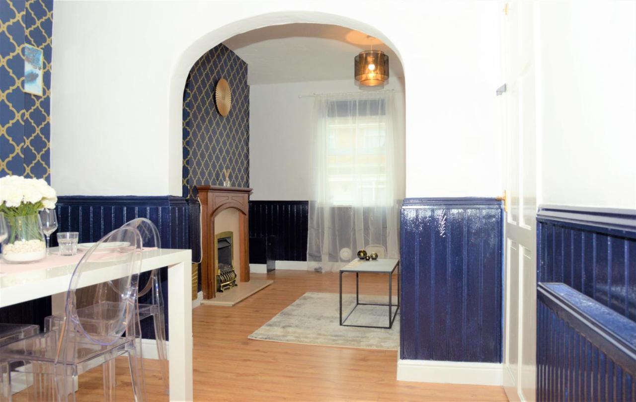 Villa Florence House à Wrexham Extérieur photo